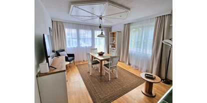 Monteur-Zimmer - Zahlungsarten: Vorauskasse - Österreich - Wohnzimmer, Ferienwohnung 1 - Ferienwohnung mit Bergblick