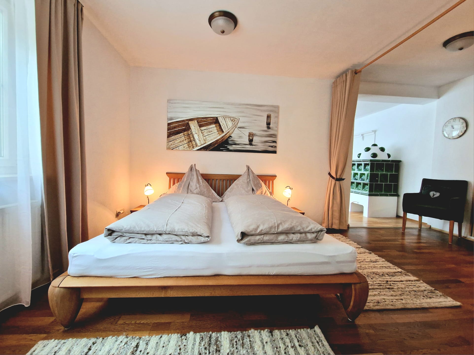 MonteurZimmer: Schlafzimmer, Ferienwohnung 1 - Ferienwohnung mit Bergblick