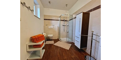 Monteur-Zimmer - Zahlungsarten: Vorauskasse - Österreich - Badezimmer, Ferienwohnung 1 - Ferienwohnung mit Bergblick