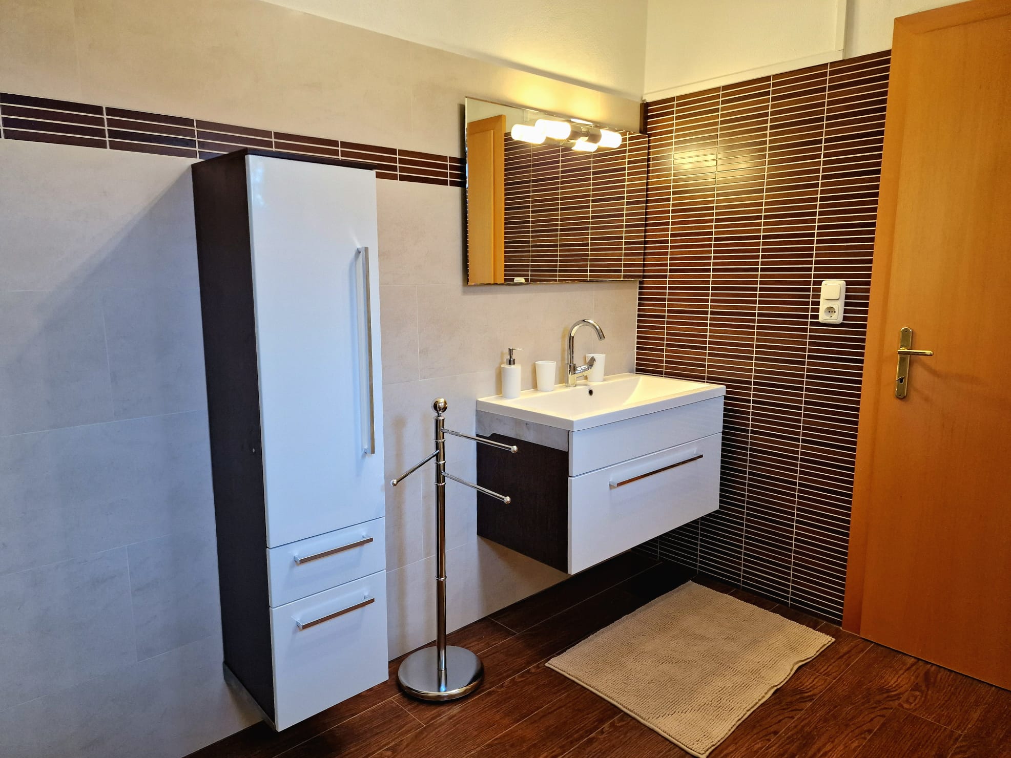 MonteurZimmer: Ferienwohnung mit Bergblick