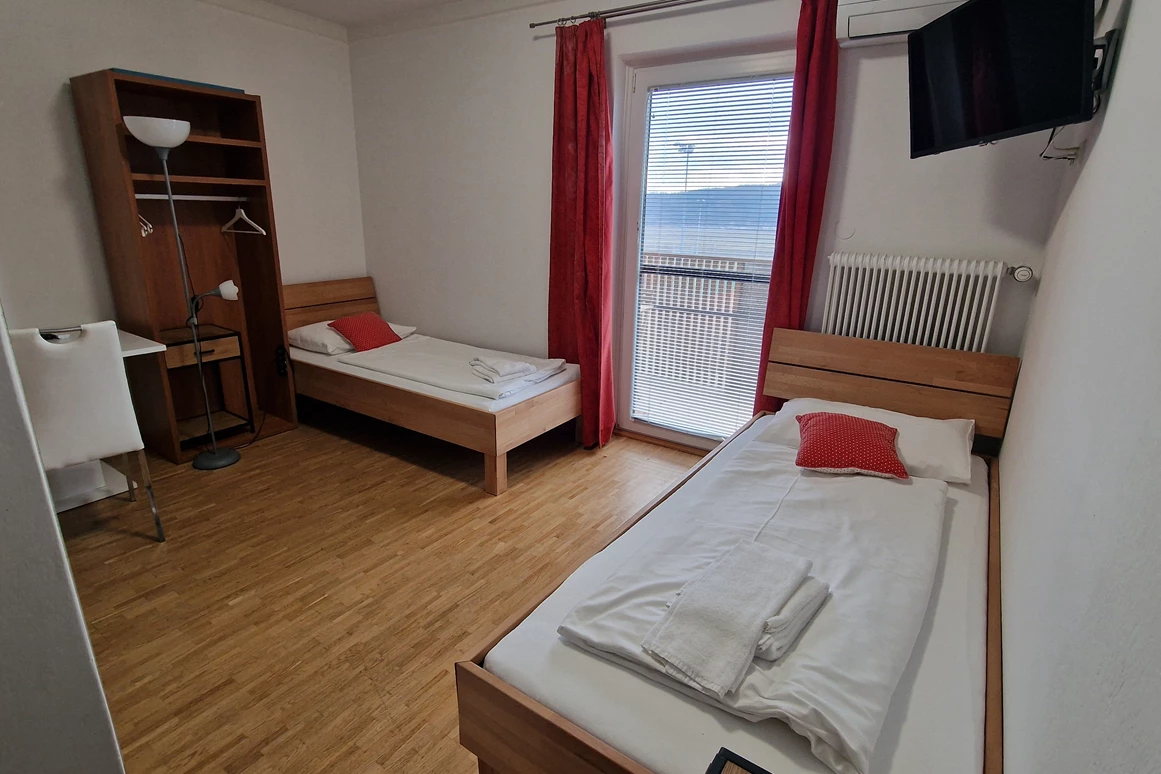 MonteurZimmer: Ein- Zweibettzimmer - Weinlandzimmer Nähe Graz