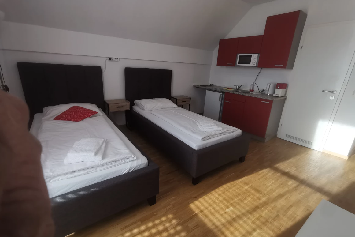 MonteurZimmer: Ein- Zweibettzimmer - Weinlandzimmer Nähe Graz
