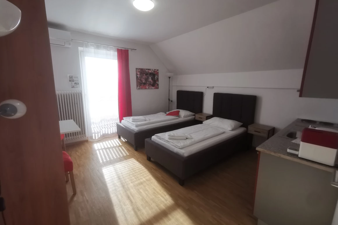 MonteurZimmer: Ein- Zweibettzimmer - Weinlandzimmer Nähe Graz