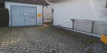 Monteur-Zimmer - Thalgau - Parkplatz  - Alpenblick Ferienwohnung