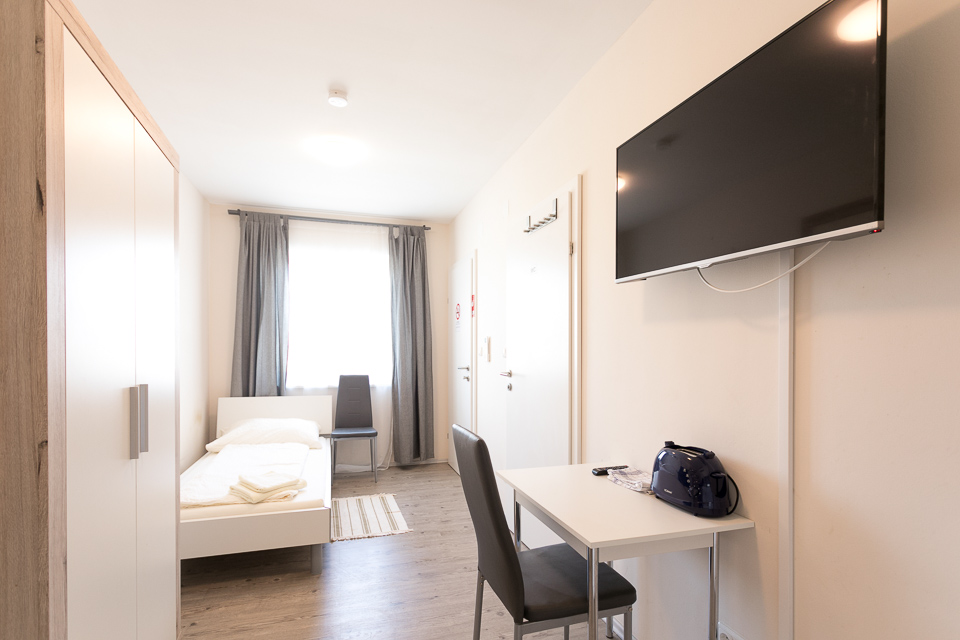 Monteur-Zimmer - Bruck an der Leitha - Einzelapartment - IHR ZIMMER IN WIEN www.monteurzimmer.wien