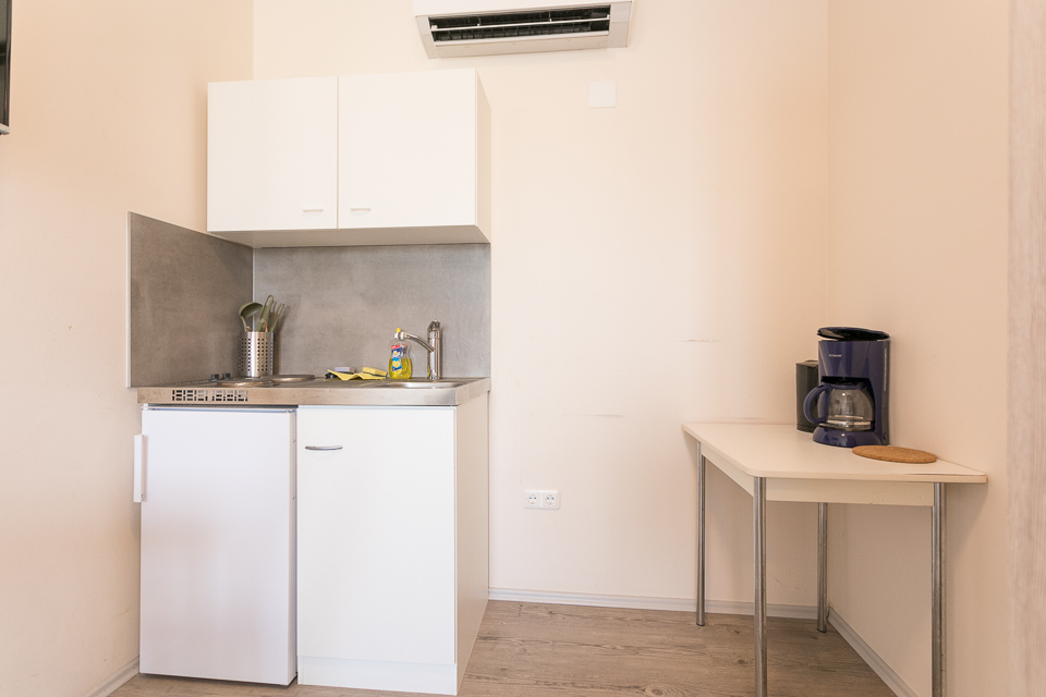 Monteur-Zimmer - Bruck an der Leitha - Pantryküche - IHR ZIMMER IN WIEN www.monteurzimmer.wien