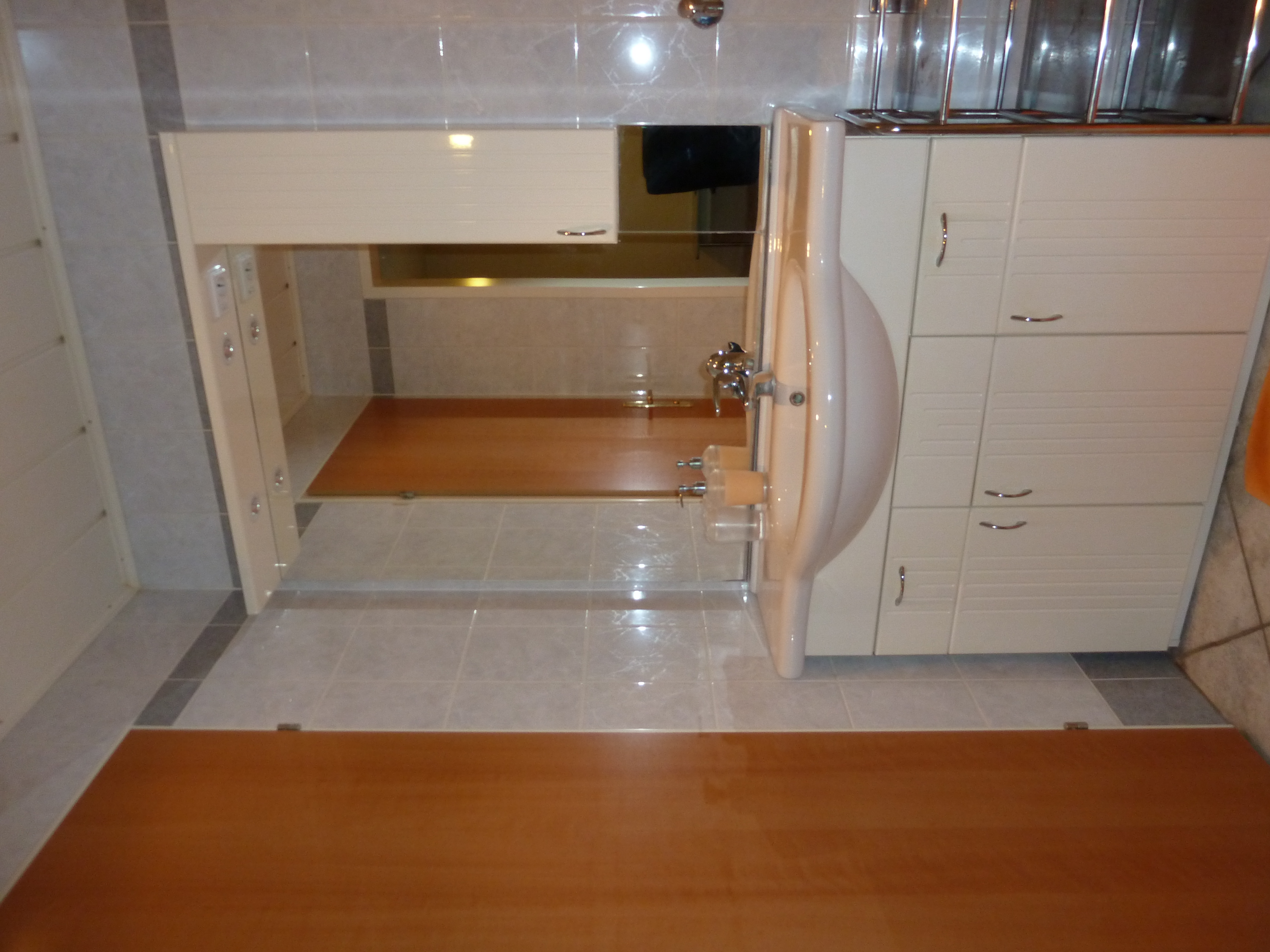 MonteurZimmer: Badezimmer - IHR ZIMMER IN WIEN www.monteurzimmer.wien