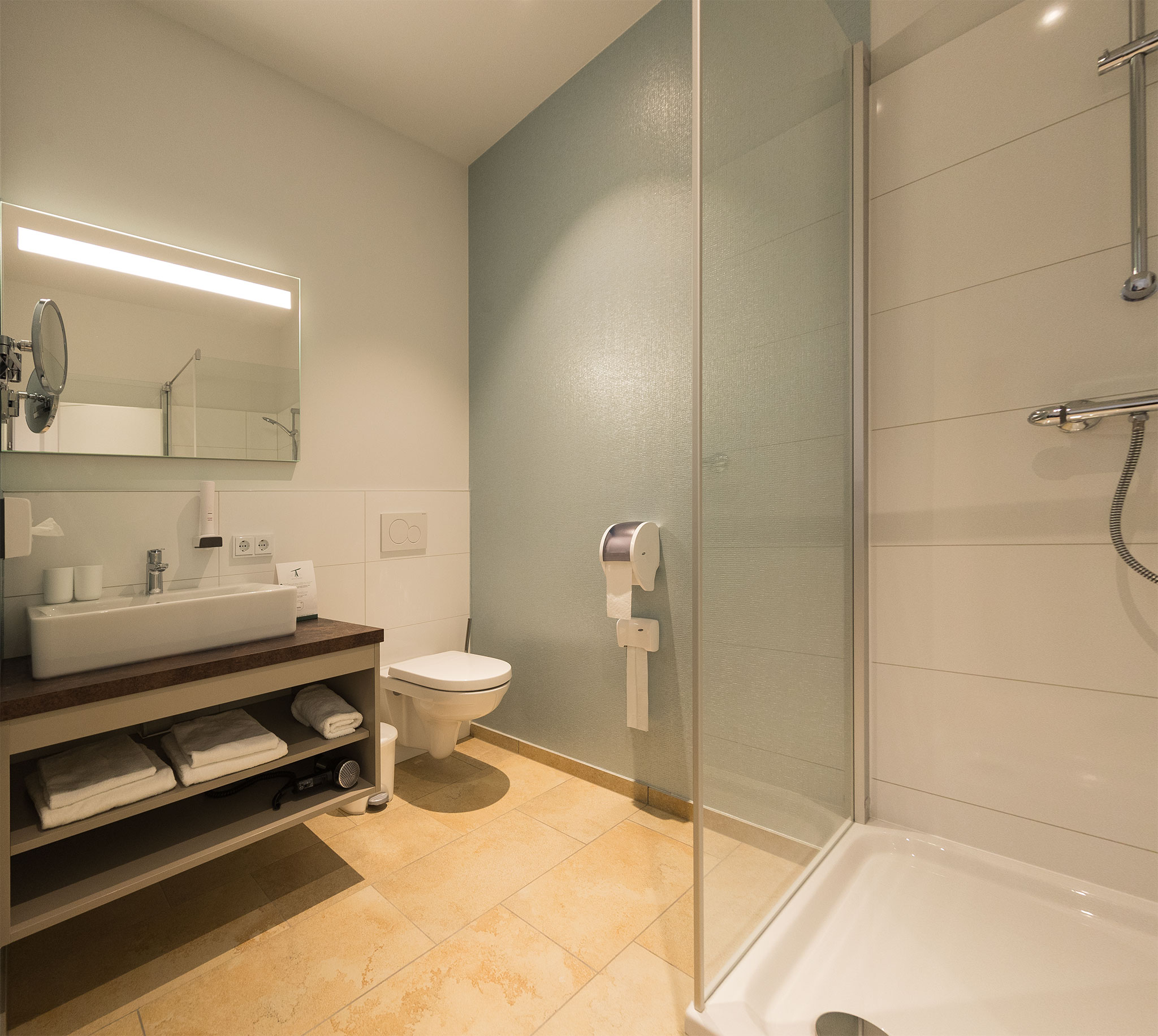 MonteurZimmer: Badezimmer - TT Aparthotel Neuhofen