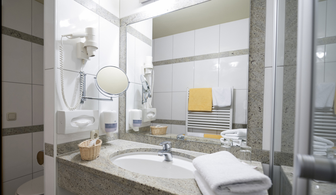 Monteur-Zimmer - Fernseher - Ried im Innkreis - Hotel & Restaurant RAGGINGER