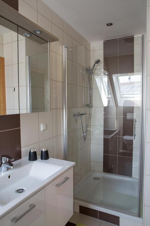 Monteur-Zimmer - Preis pro Nacht - Frantschach - Buschenschank Ofnerpeter