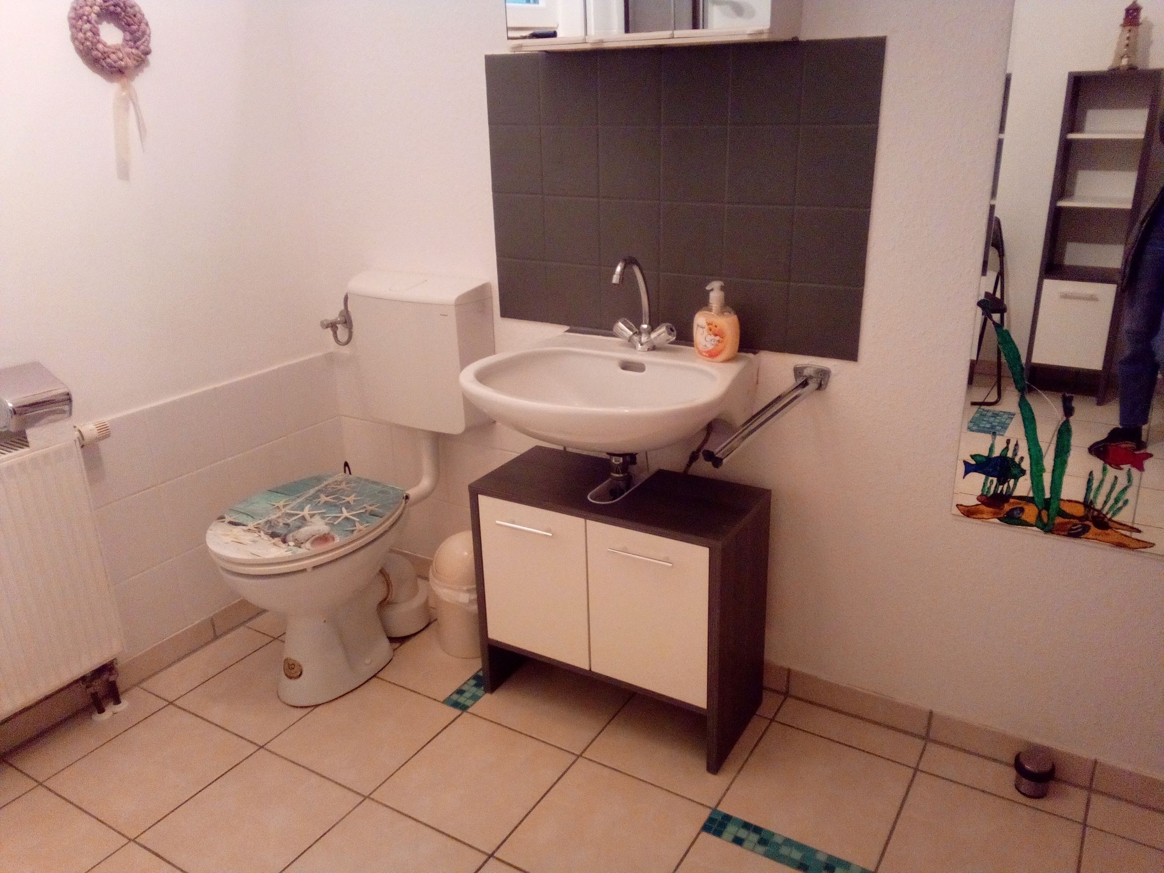 Monteur-Zimmer - Fernseher - Christine Fritz