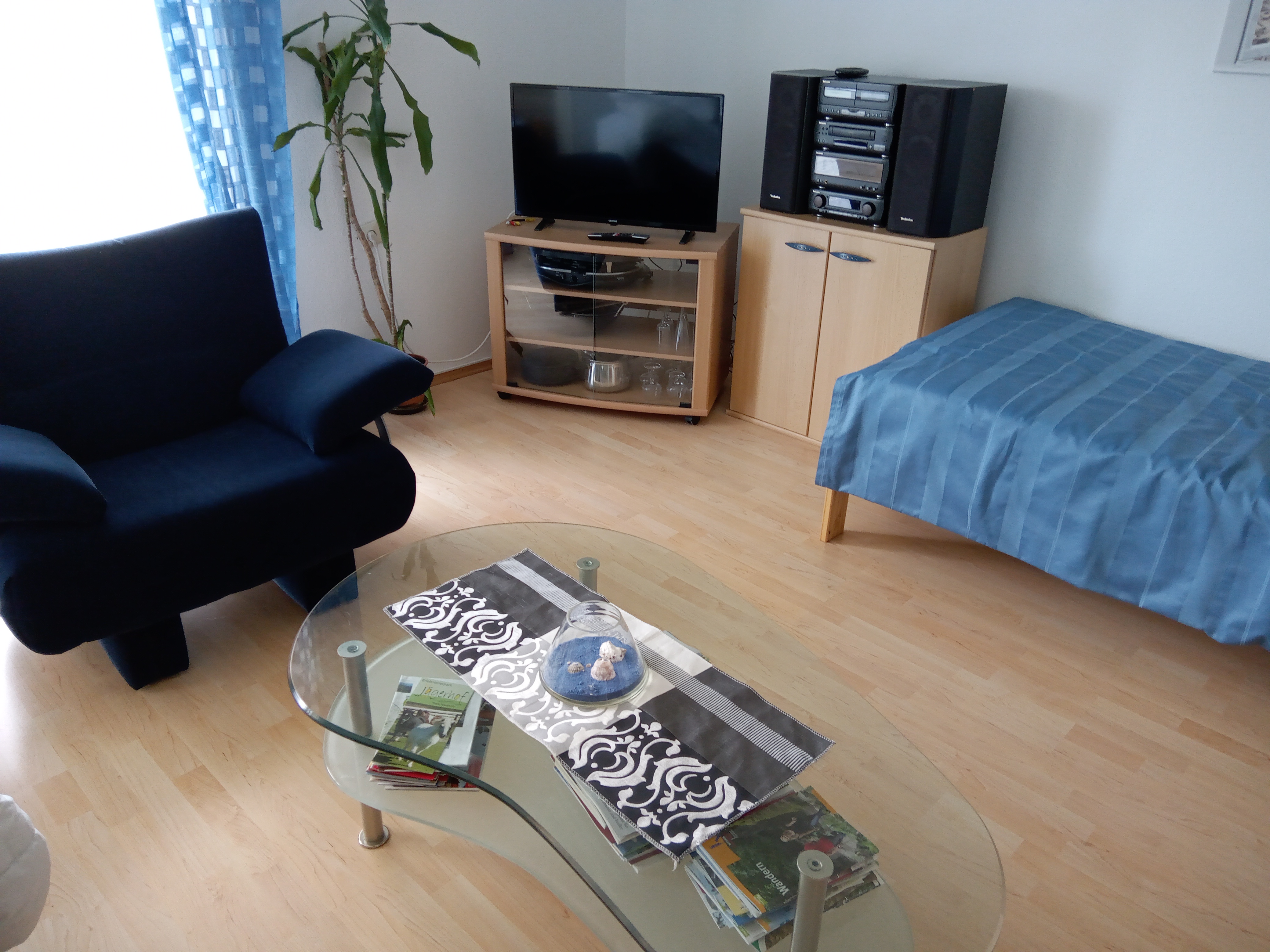 Monteur-Zimmer - Fernseher - Christine Fritz