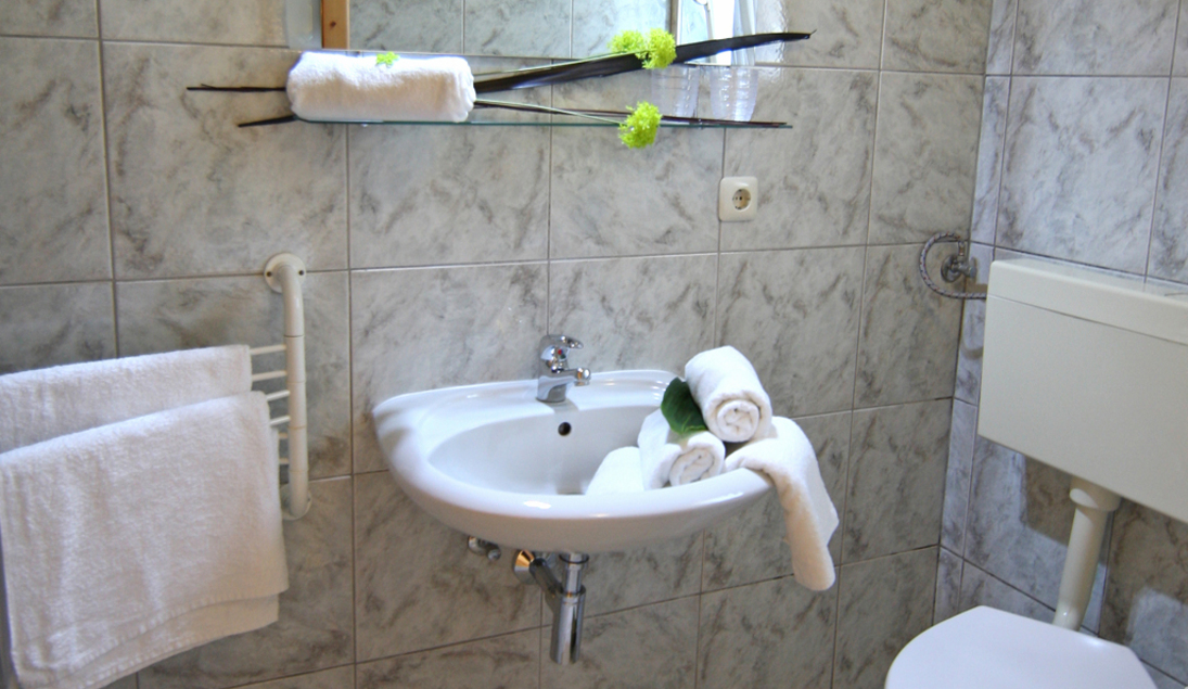 Monteur-Zimmer - Preis pro Nacht - Braunau am Inn - Gästehaus Andrea Mayrleitner