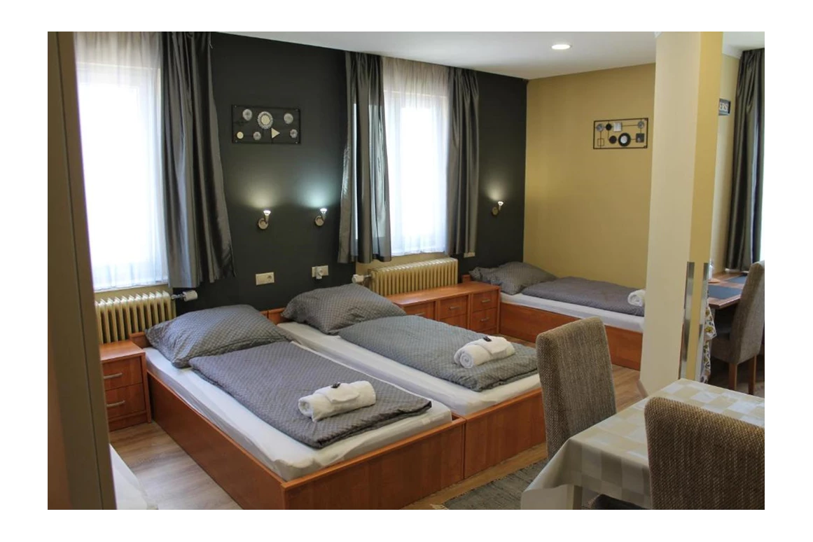 MonteurZimmer: Kirschbaum Apartment