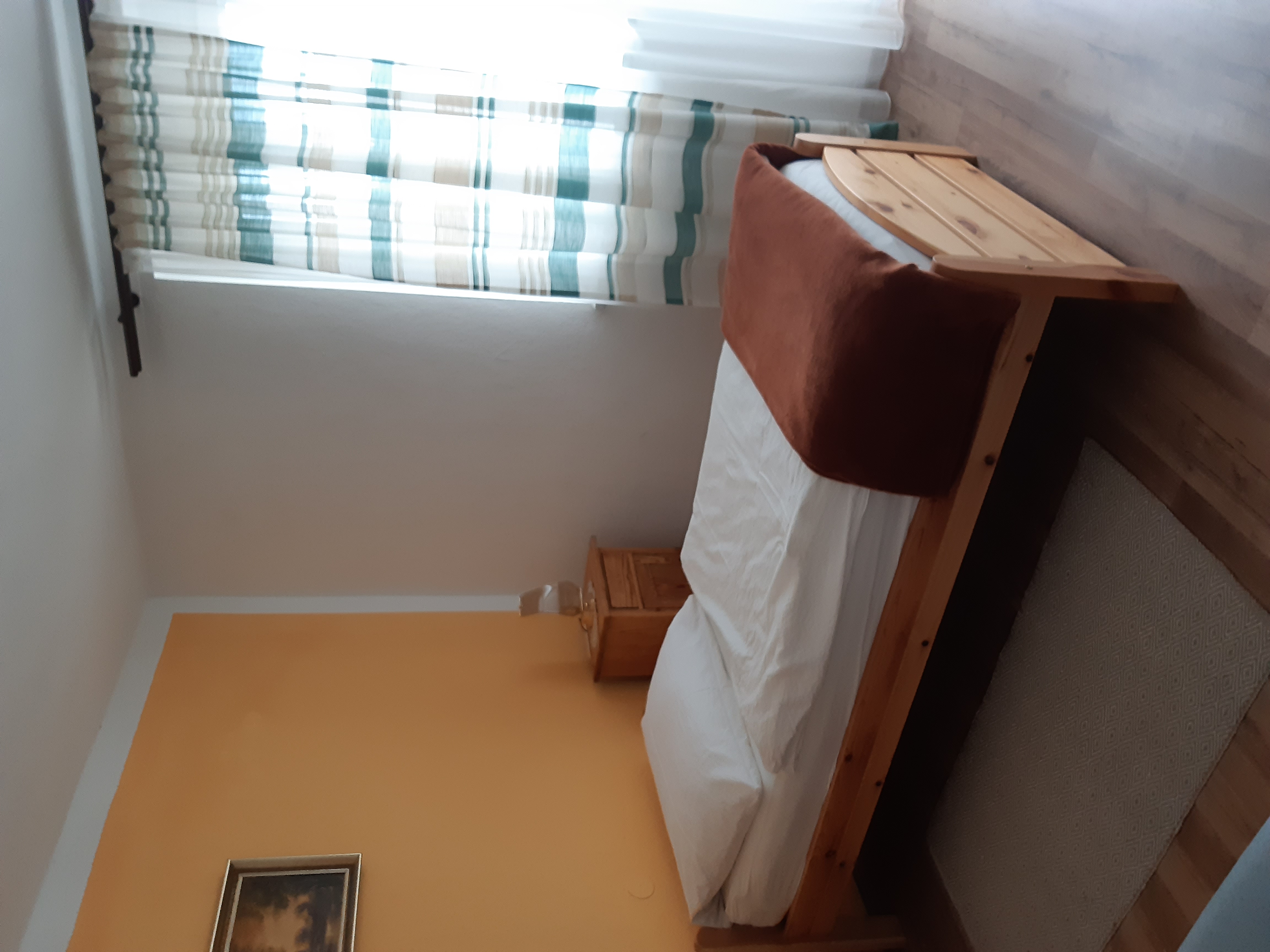 Monteur-Zimmer - Zwischenreinigung - Kärnten - Einzelzimmer mit Du/WC Fön ,Sat-Tv, Balkon - Annemarie Lorenzini