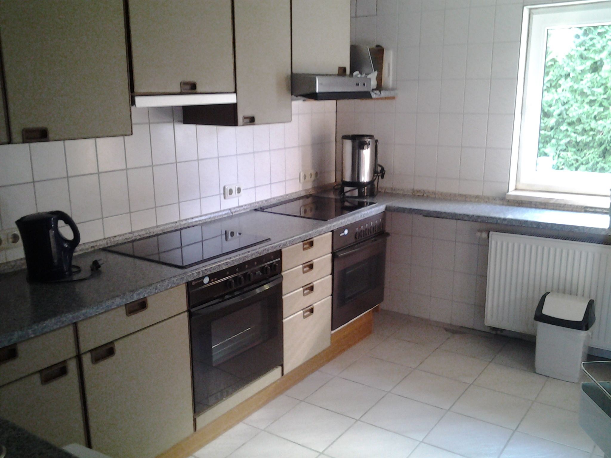 Monteur-Zimmer - Bayern - Komplett ausgestattete Gemeinschaftsküche - Alte Schule Heberndorf