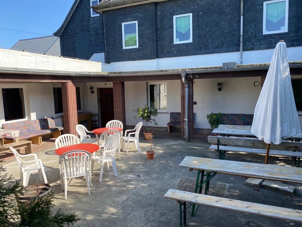 MonteurZimmer: Terrasse - Alte Schule Heberndorf