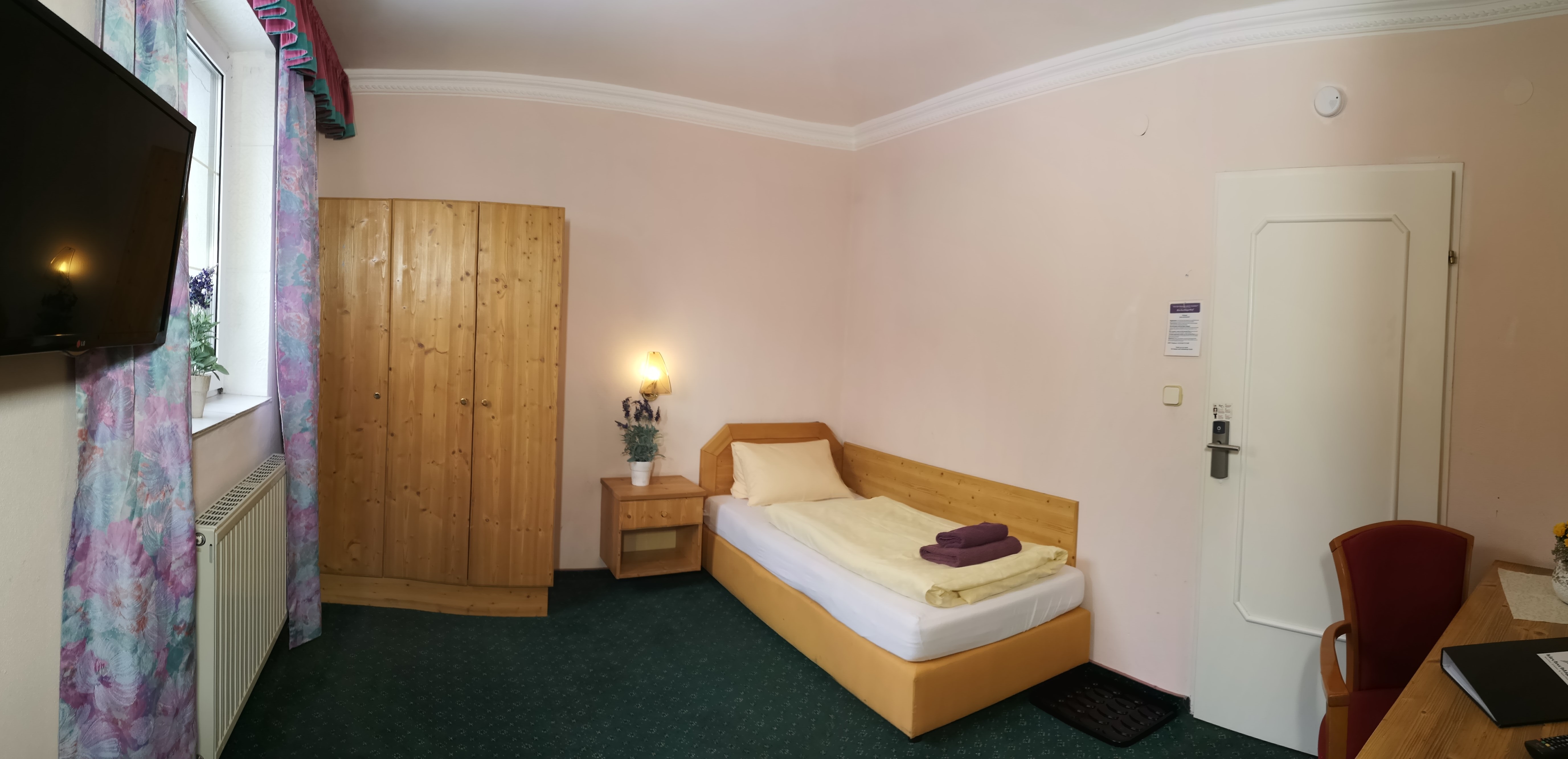 Monteur-Zimmer - Hinzenbach - Einbettzimmer - Monteurzimmer & Apartments in TOP Ausstattung