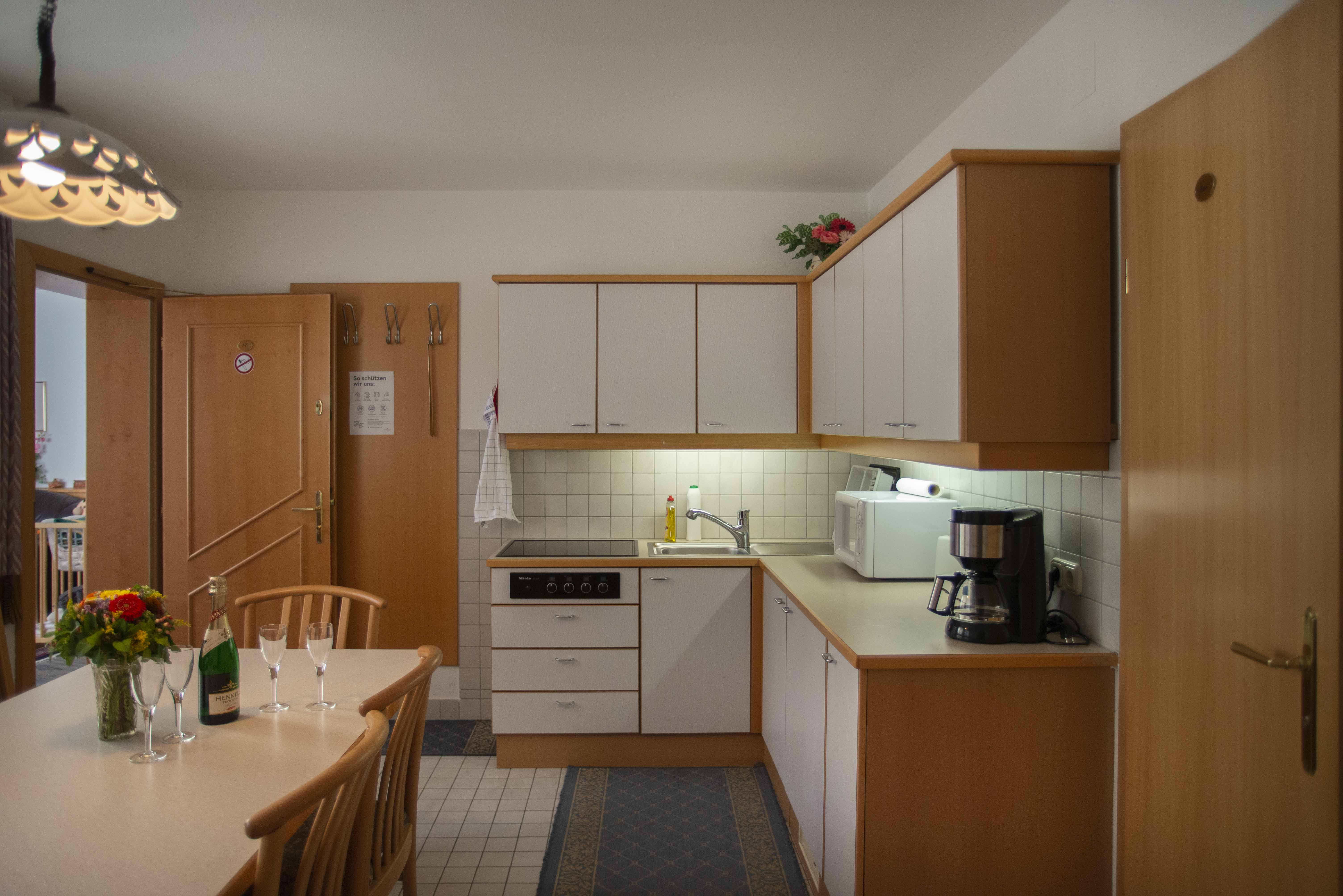 MonteurZimmer: 60m² Appartement Küche  - Appartements Fleger****  Wien