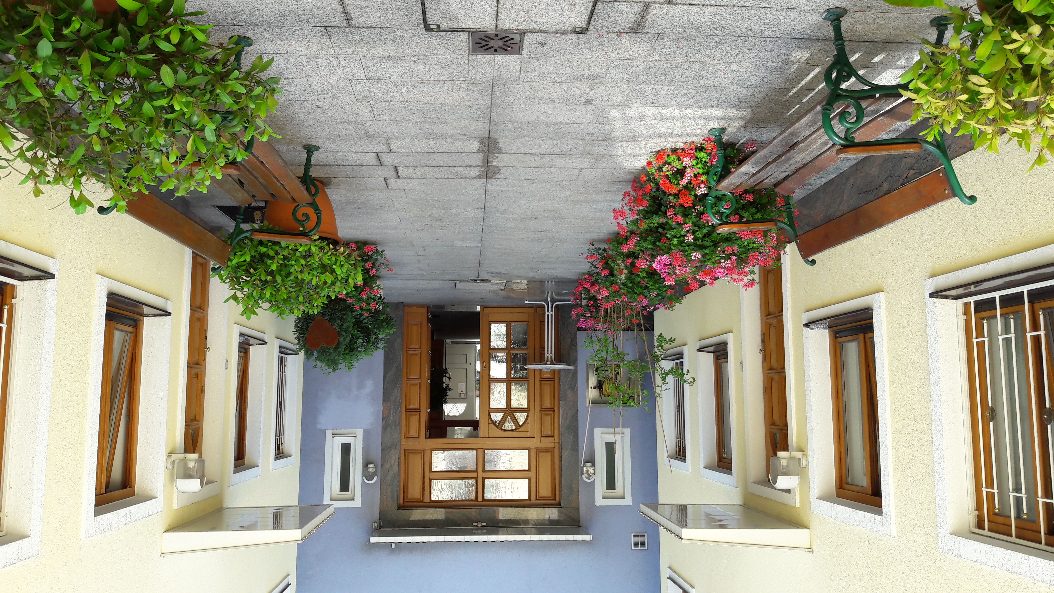 MonteurZimmer: Innenhof  - Appartements Fleger****  Wien