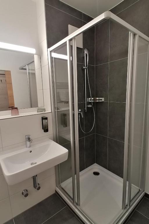 Monteur-Zimmer - WIFI / Internet - Liezen - Wild & Bolz eMotel