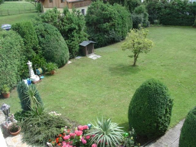 Monteur-Zimmer - Zwischenreinigung - Kärnten - Garten der Pension - Pension Katharina inklusive Frühstück ab 5 Uhr früh