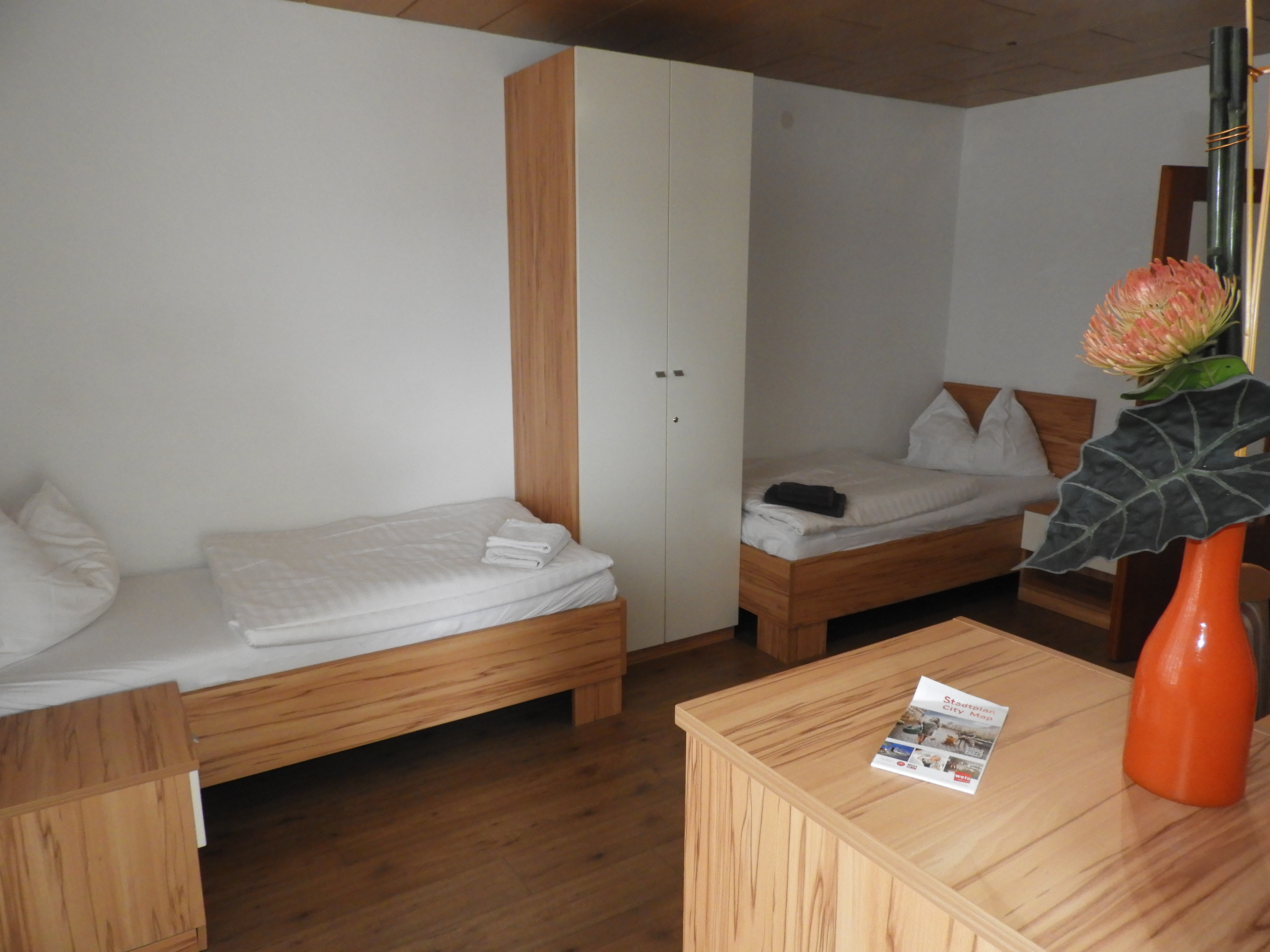 Monteur-Zimmer - Regau - Wohnung 4600 Wels, Herderstr. 48:
2.Zimmer - Wohnungen 4600 Wels, Herderstraße 44 und 48