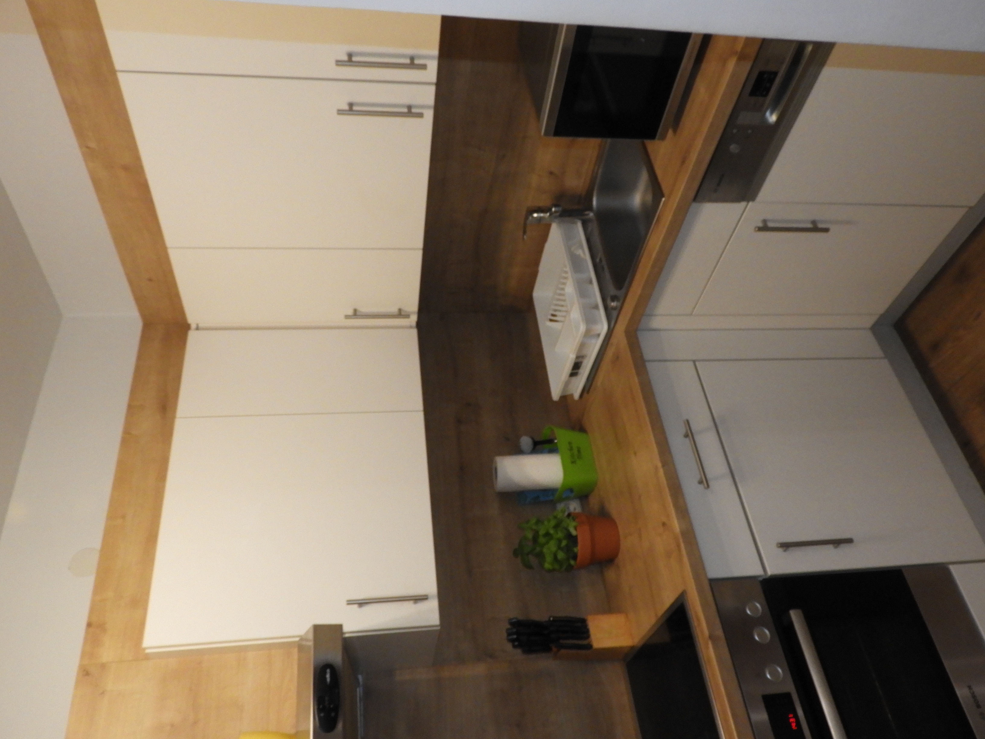 Monteur-Zimmer - Regau - Wohnung 4600 Wels, Herderstr. 48:
Vollausgestattete Küche - Wohnungen 4600 Wels, Herderstraße 44 und 48