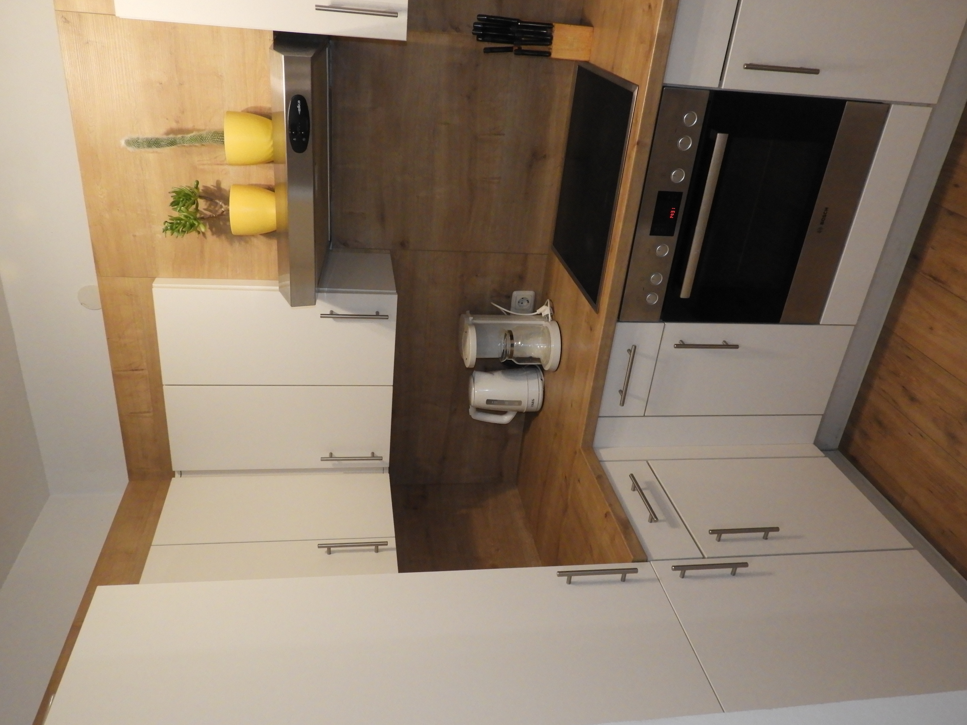 Monteur-Zimmer - Regau - Wohnung 4600 Wels, Herderstr. 48:
Vollausgestattete Küche - Wohnungen 4600 Wels, Herderstraße 44 und 48