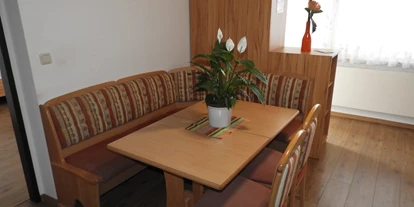 Monteur-Zimmer - Gallspach - Wohnung 4600 Wels, Herderstr. 48:
Sitz- und Essbereich - Wohnungen 4600 Wels, Herderstraße 44 und 48