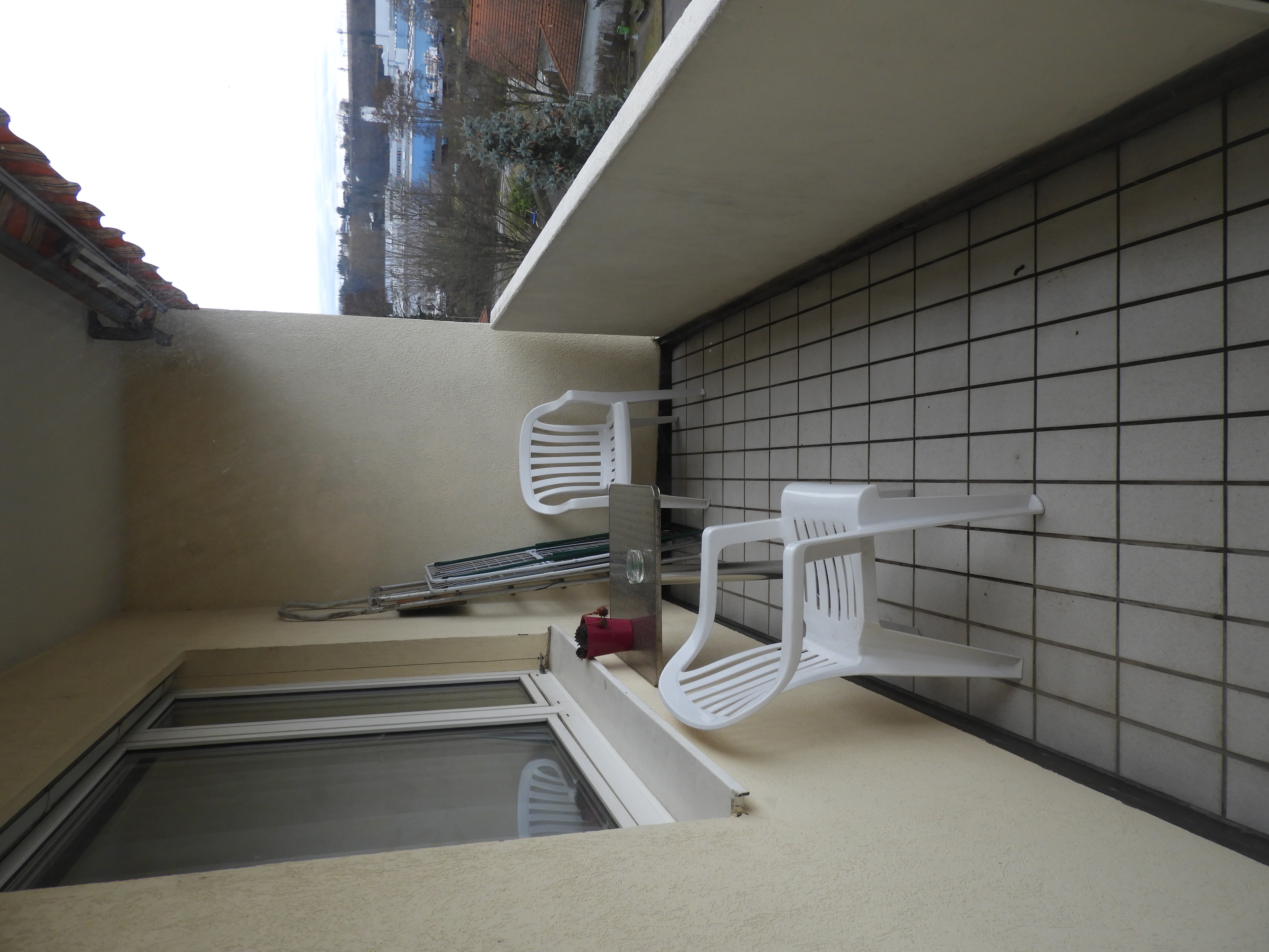 MonteurZimmer: Wohnung 4600 Wels, Herderstr. 48:
Balkon mit Markise - Wohnungen 4600 Wels, Herderstraße 44 und 48