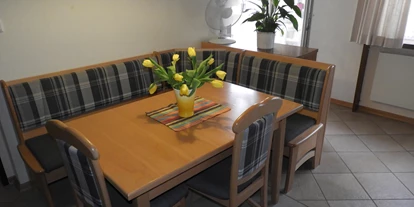 Monteur-Zimmer - Gallspach - Wohnung 4600 Wels, Herderstr. 44:
Sitz- und Essbereich - Wohnungen 4600 Wels, Herderstraße 44 und 48