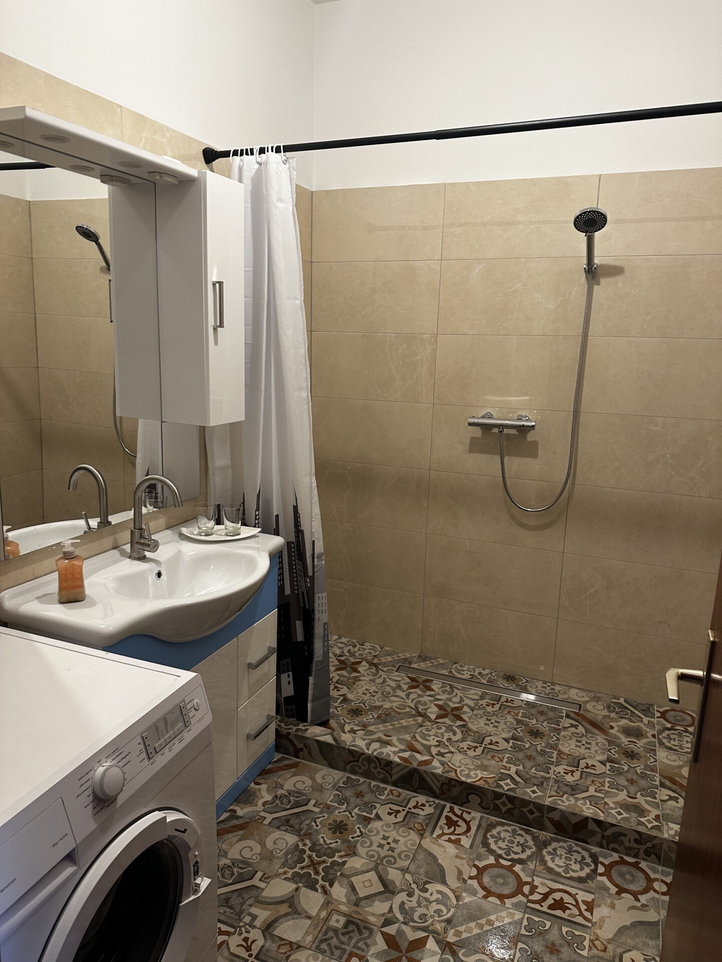 Monteur-Zimmer - Preis pro Nacht - Lanzendorf (Lanzendorf) - Wohnungen in Wien 23 mit Parkplatz