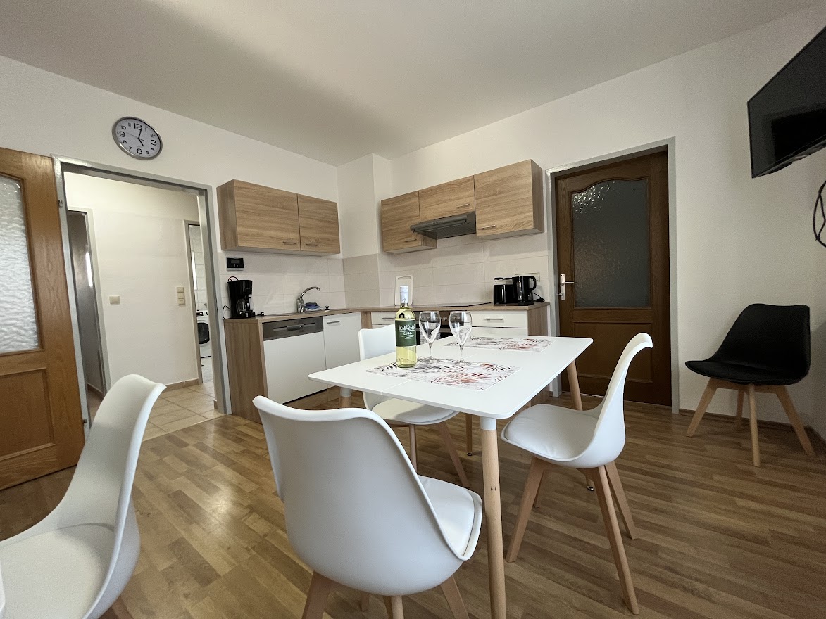 MonteurZimmer: Haus HERZOGENBURG - Apartment Top 2