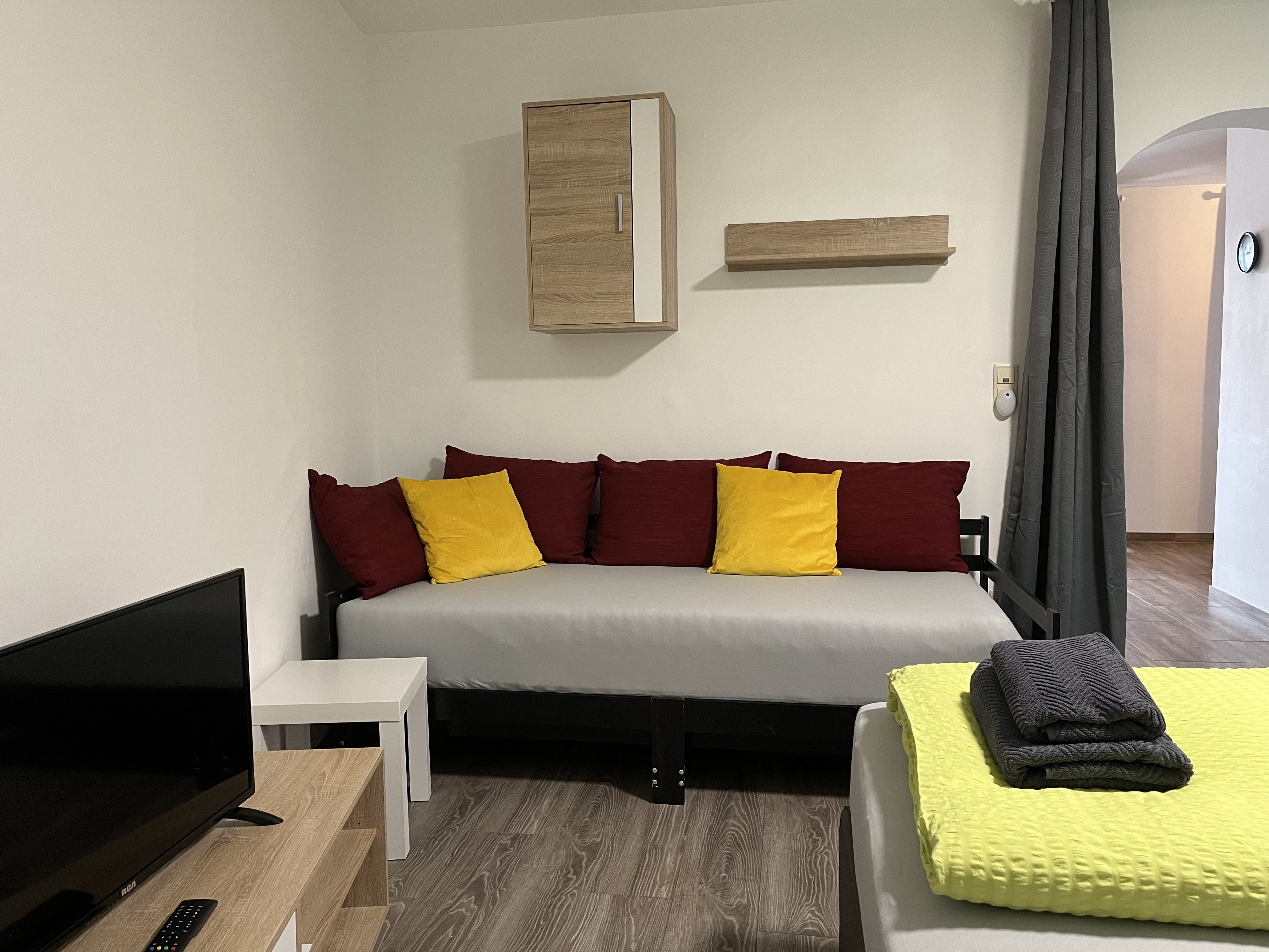 MonteurZimmer: APARTMENT RATZERSDORFER SEEN in 3100 Sankt Pölten / Top 7