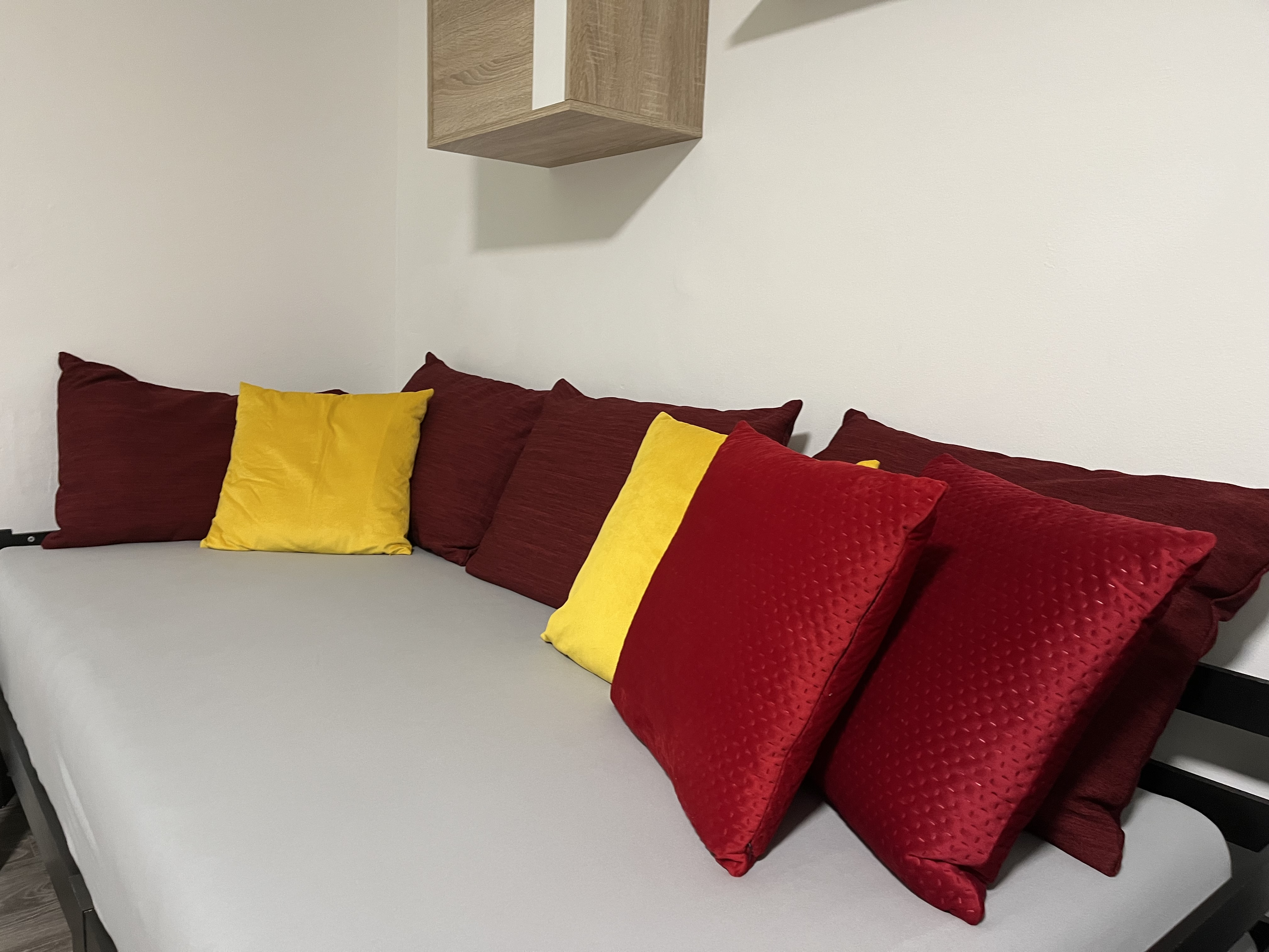 MonteurZimmer: APARTMENT RATZERSDORFER SEEN in 3100 Sankt Pölten / Top 7