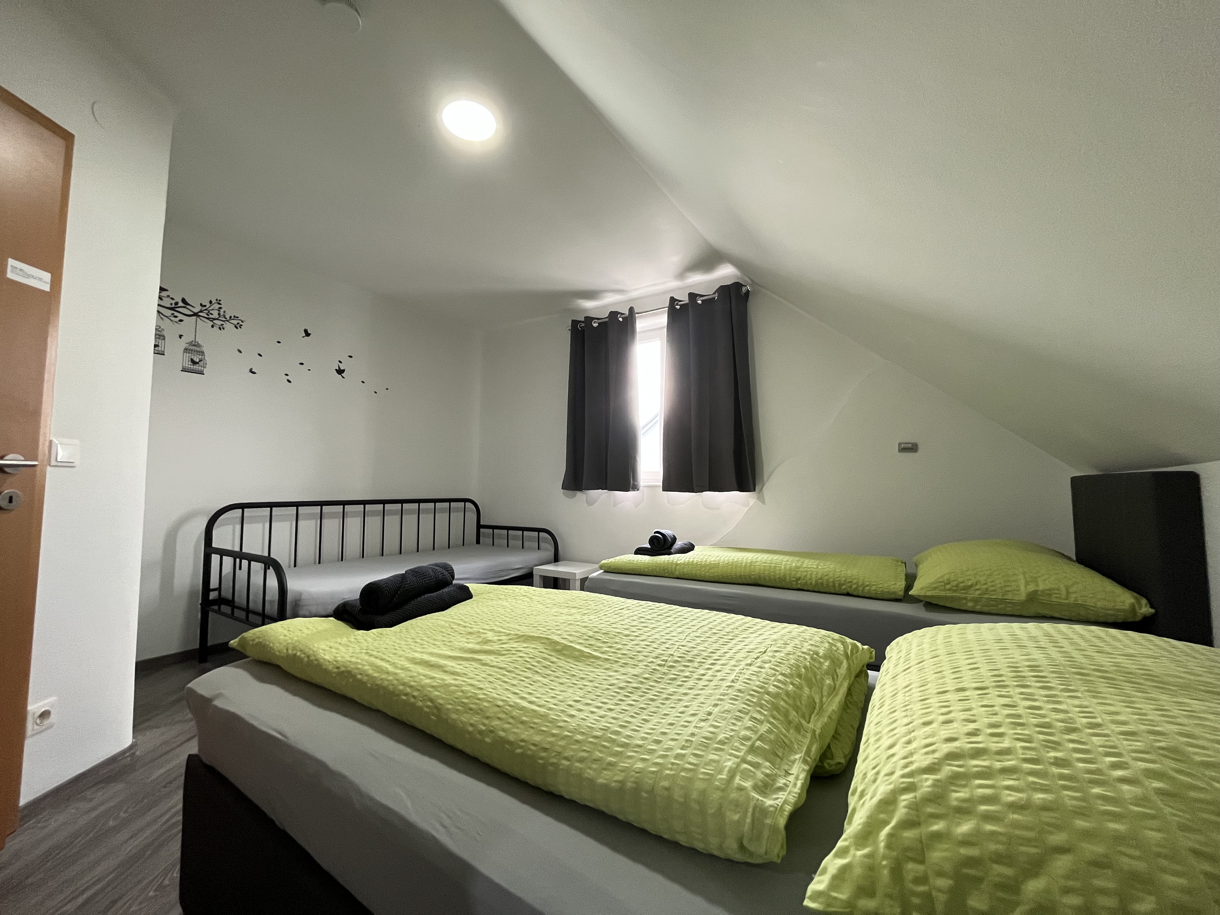 MonteurZimmer: APARTMENT RATZERSDORFER SEEN in 3100 Sankt Pölten / Top 8