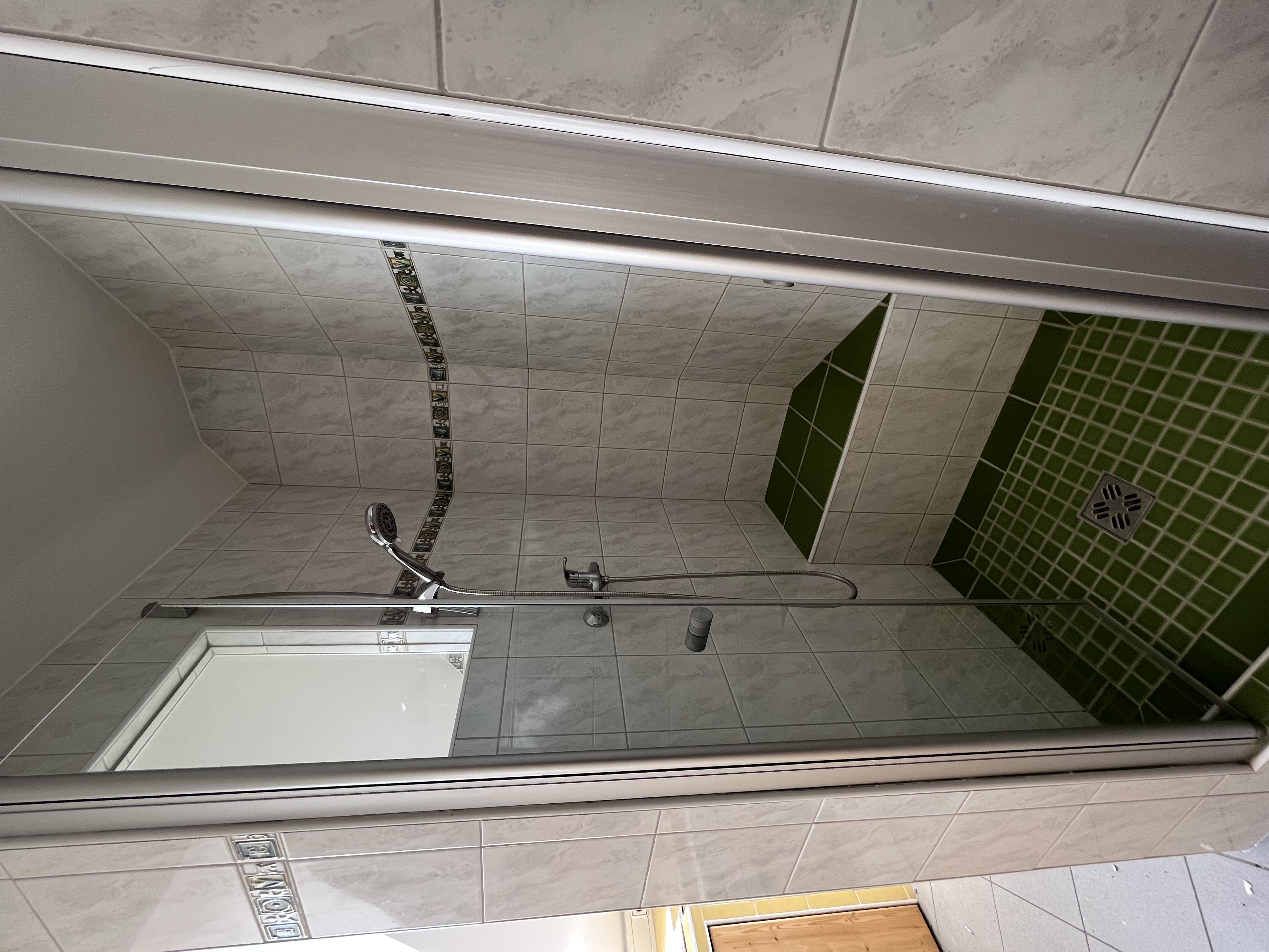 MonteurZimmer: APARTMENT RATZERSDORFER SEEN in 3100 Sankt Pölten / Top 11