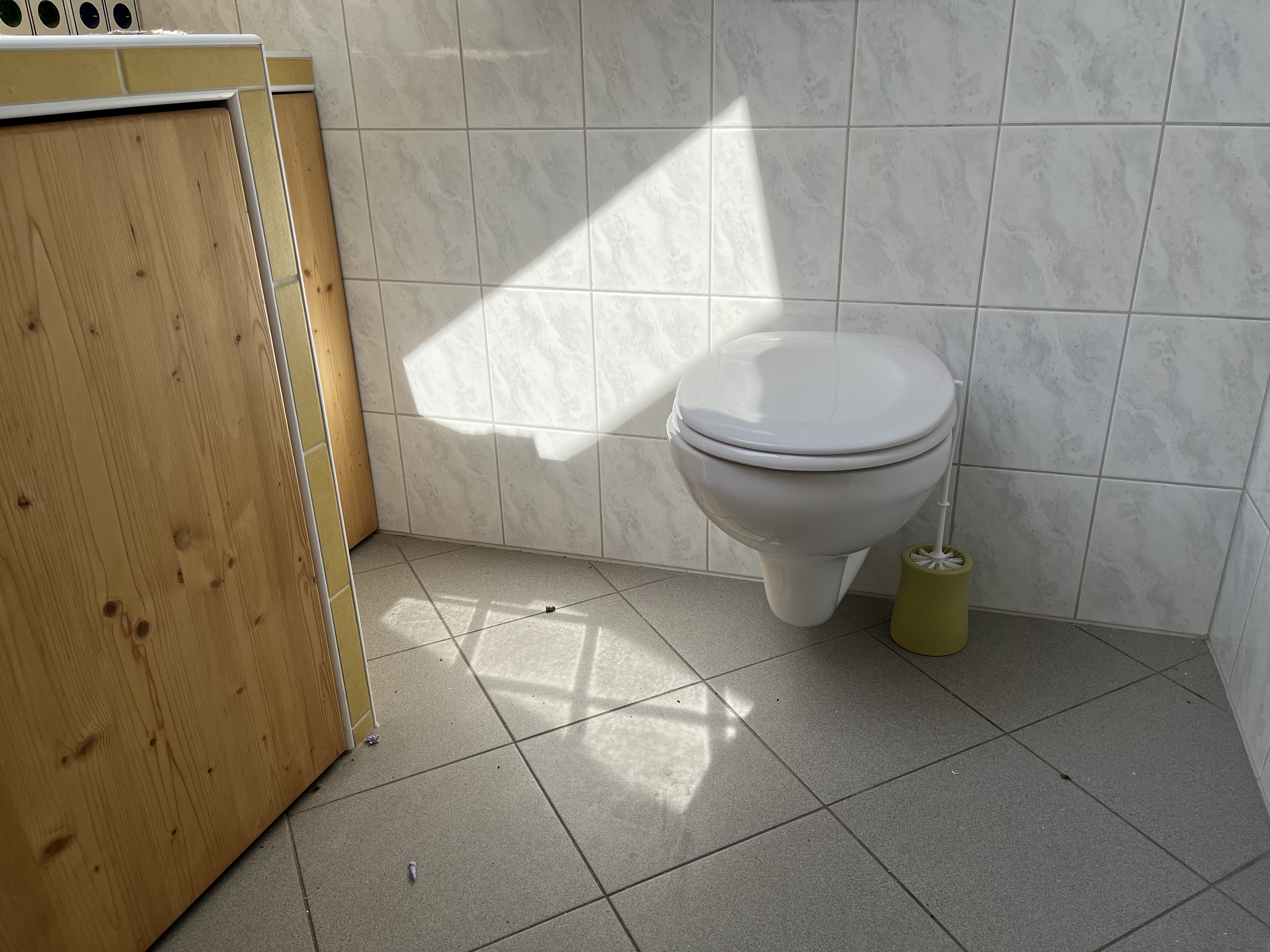 MonteurZimmer: APARTMENT RATZERSDORFER SEEN in 3100 Sankt Pölten / Top 11