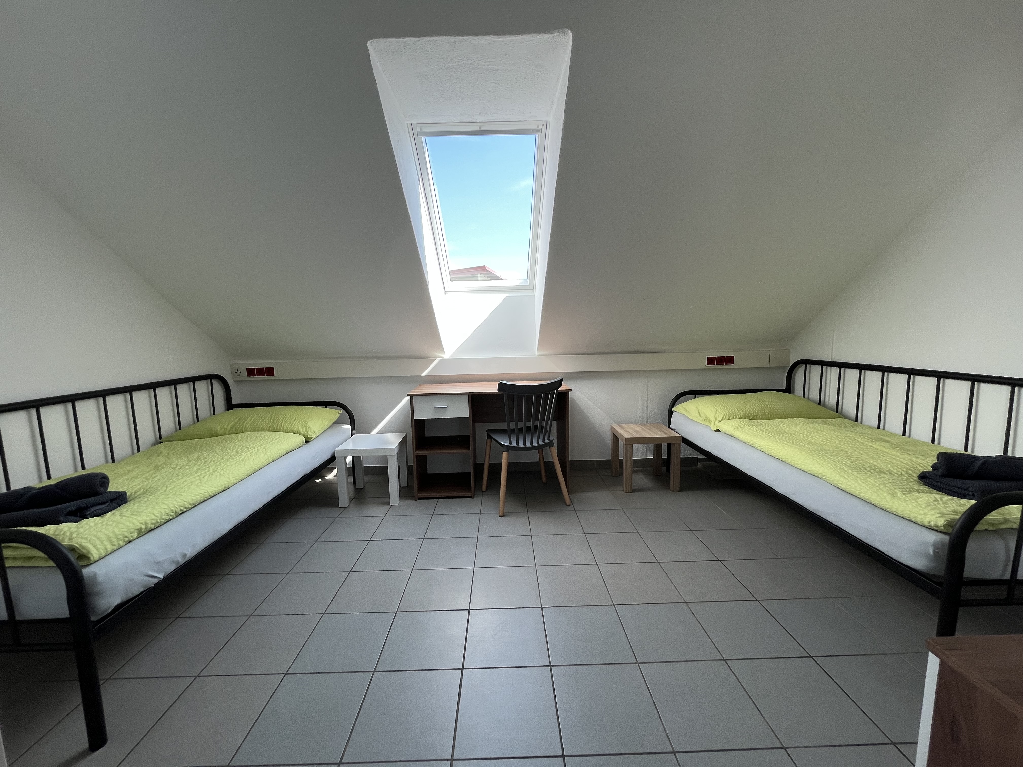 MonteurZimmer: APARTMENT RATZERSDORFER SEEN in 3100 Sankt Pölten / Top 11