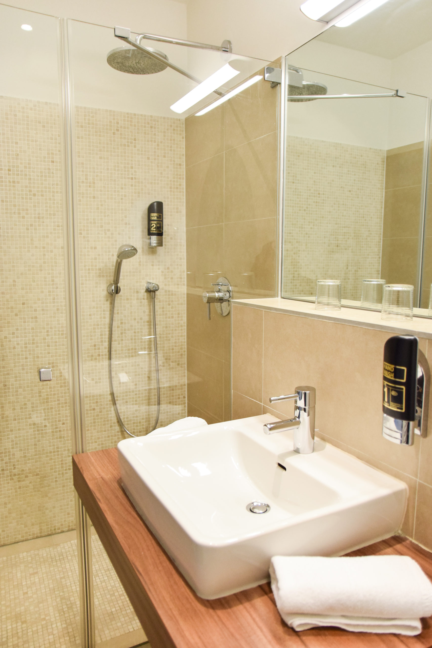 Monteur-Zimmer - Groß-Enzersdorf - Pension Riedl