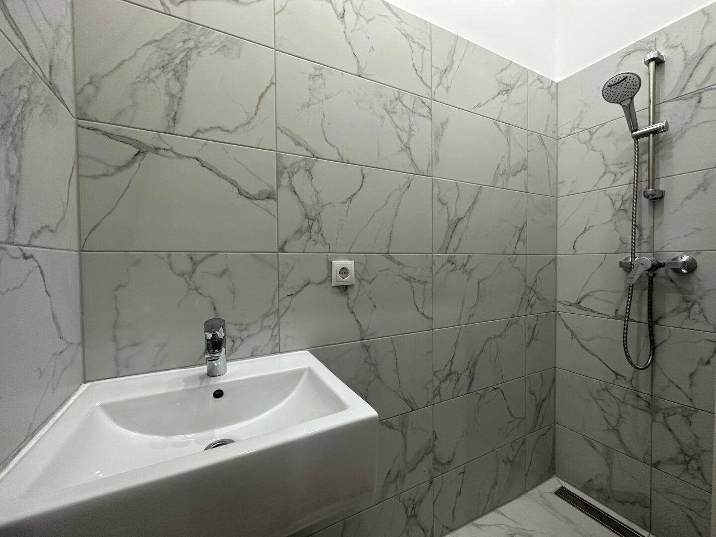 Monteur-Zimmer - Preis pro Nacht - Wohnung Appartment mit kompletter Einrichtung direkt im Zentrum