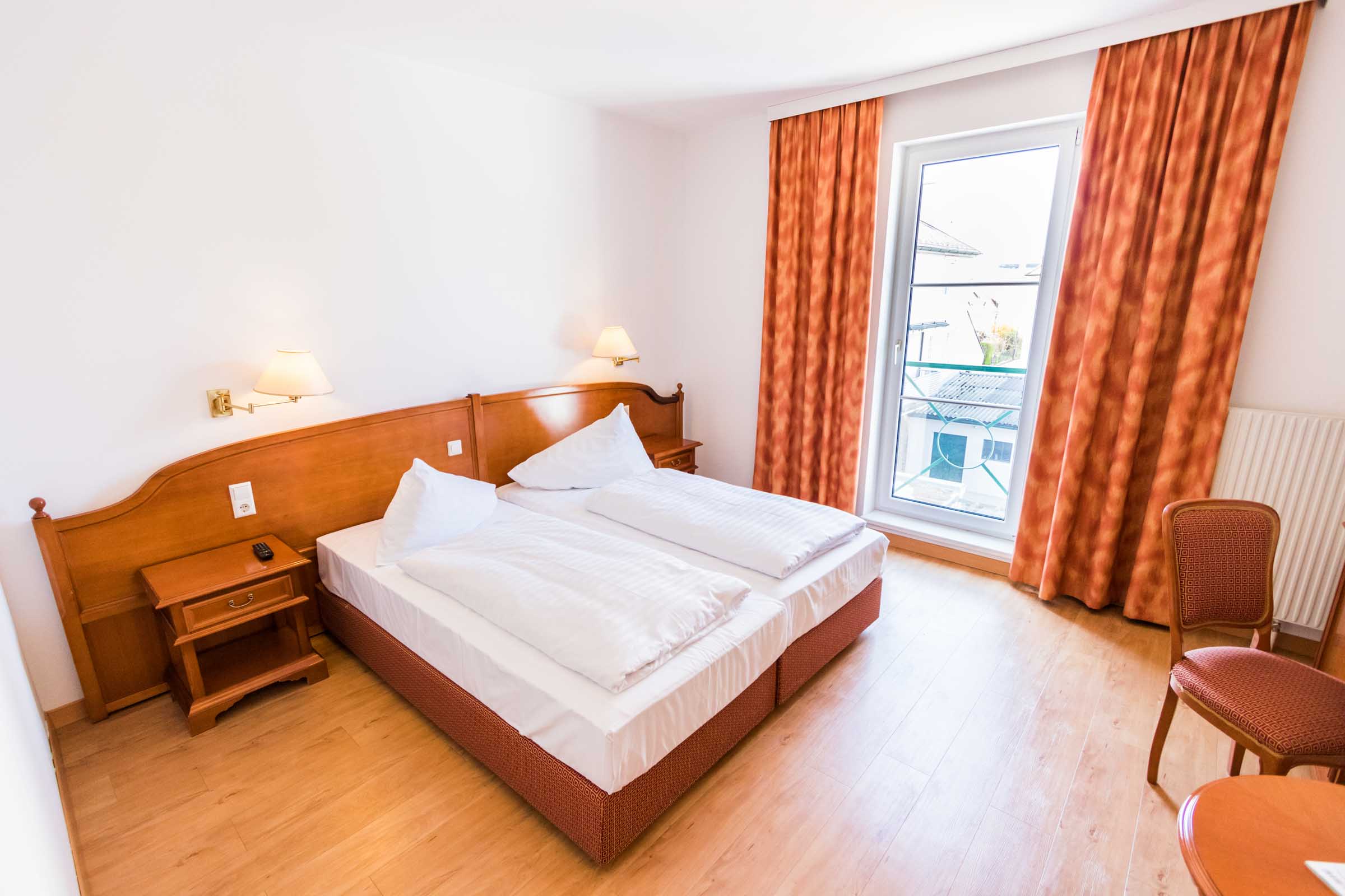 Monteur-Zimmer - Groß-Enzersdorf - Hotel DREIKÖNIGSHOF - Familie Hopfeld