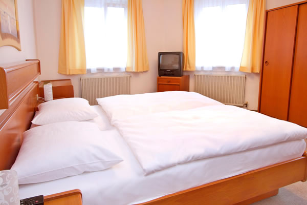 Monteur-Zimmer - Preis pro Nacht - Hollabrunn - Hotel Zur Sonne