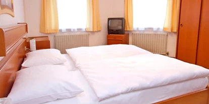 Monteur-Zimmer - Lanzendorf (Lanzendorf) - Hotel Zur Sonne