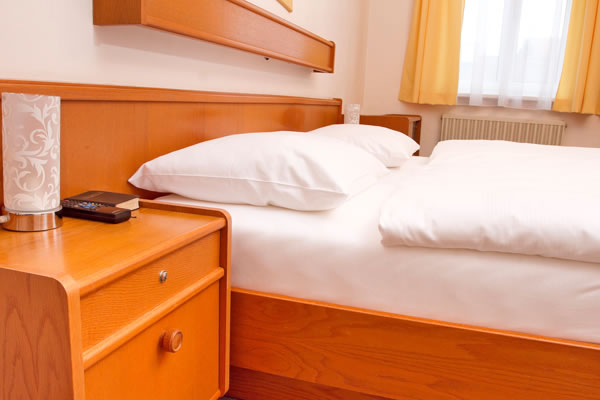 Monteur-Zimmer - Preis pro Nacht - Hollabrunn - Hotel Zur Sonne