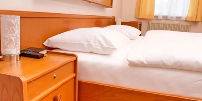 Monteur-Zimmer - Lanzendorf (Lanzendorf) - Hotel Zur Sonne