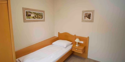 Monteur-Zimmer - Lanzendorf (Lanzendorf) - Heuriger - Pension Hössl