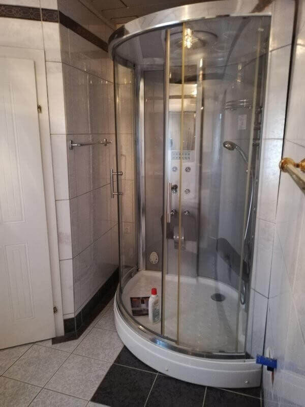 Monteur-Zimmer - Österreich - Ruhig. Zentral. Geräumig. Haus nur 5 min vom Linzer Hauptbahnhof