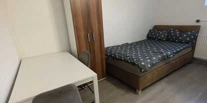 Monteur-Zimmer - Österreich - ZIMMERVERMIETUNG LINZ// 9 EURO/NACHT-- NUR ANRUFE BITTE, SOFORT FREI